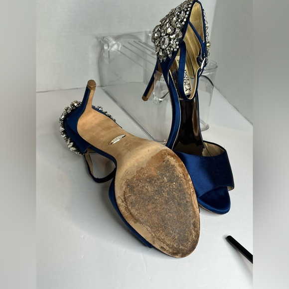Badgley Mischka
Dawn d'Orsay Evening Sandals - Picture 13 of 16